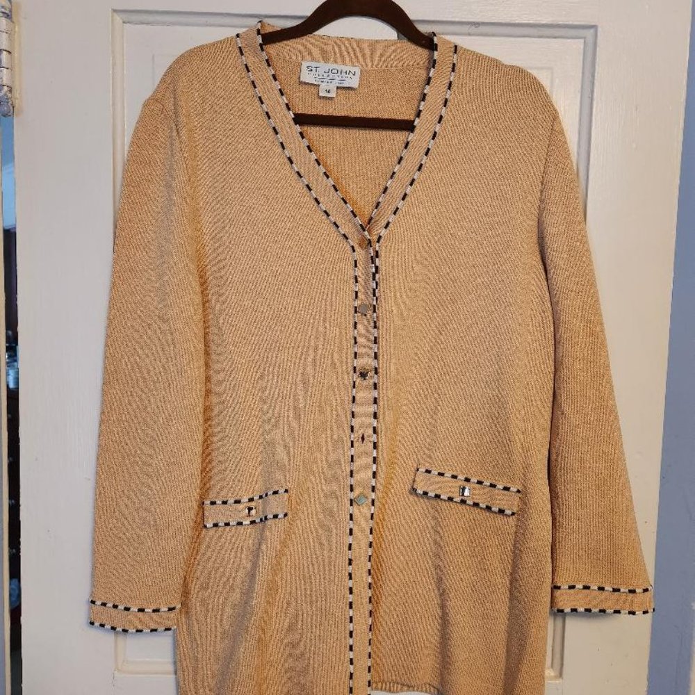 St. John Collection tunic style sweater